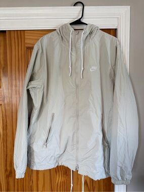 Nike Men's Light Stone Windbreaker Hooded Jacket